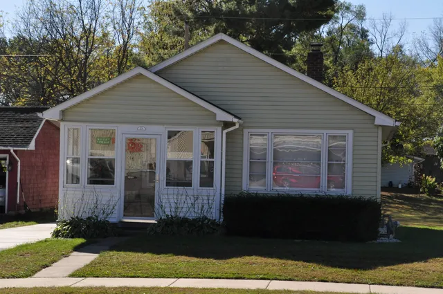 $215,000 | 204 East Madison Street, Spring Green, WI 53588