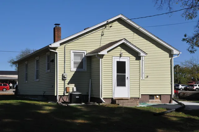 $215,000 | 204 East Madison Street, Spring Green, WI 53588