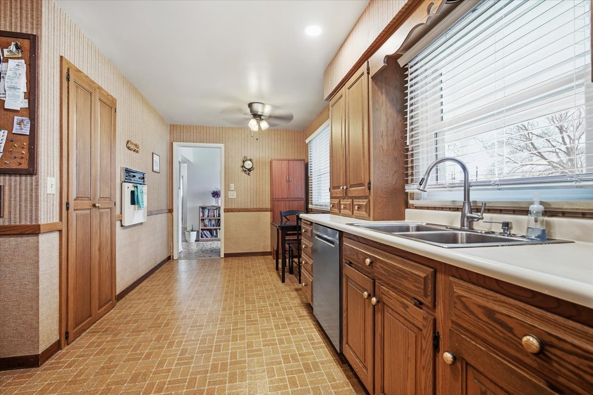 505 West Summit Street Normal, IL 61761 - Photo 8 of 35