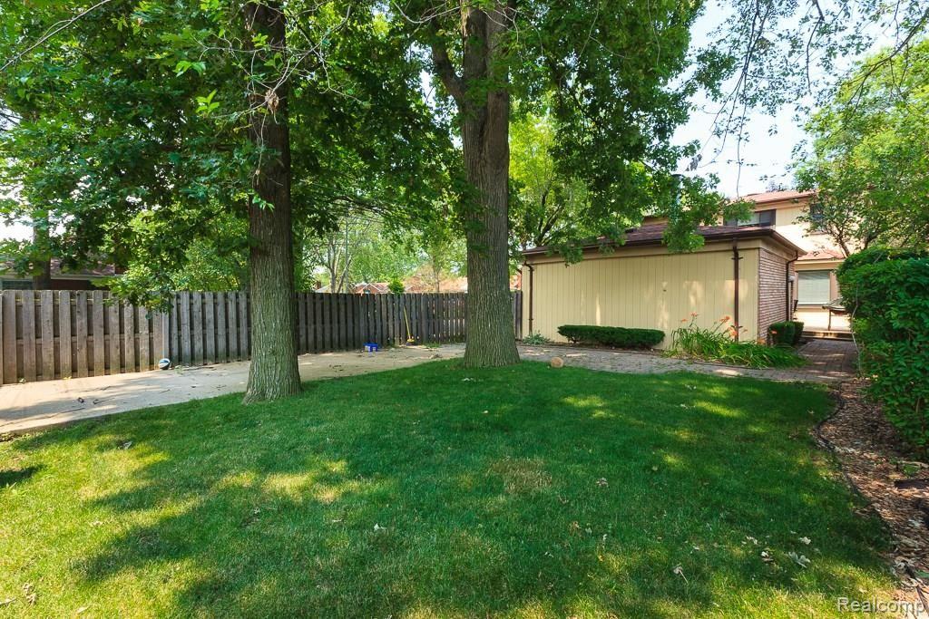 1997 Severn Road Grosse Pointe, MI 48236 - Photo 35 of 35 1997-Severn-040.jpg