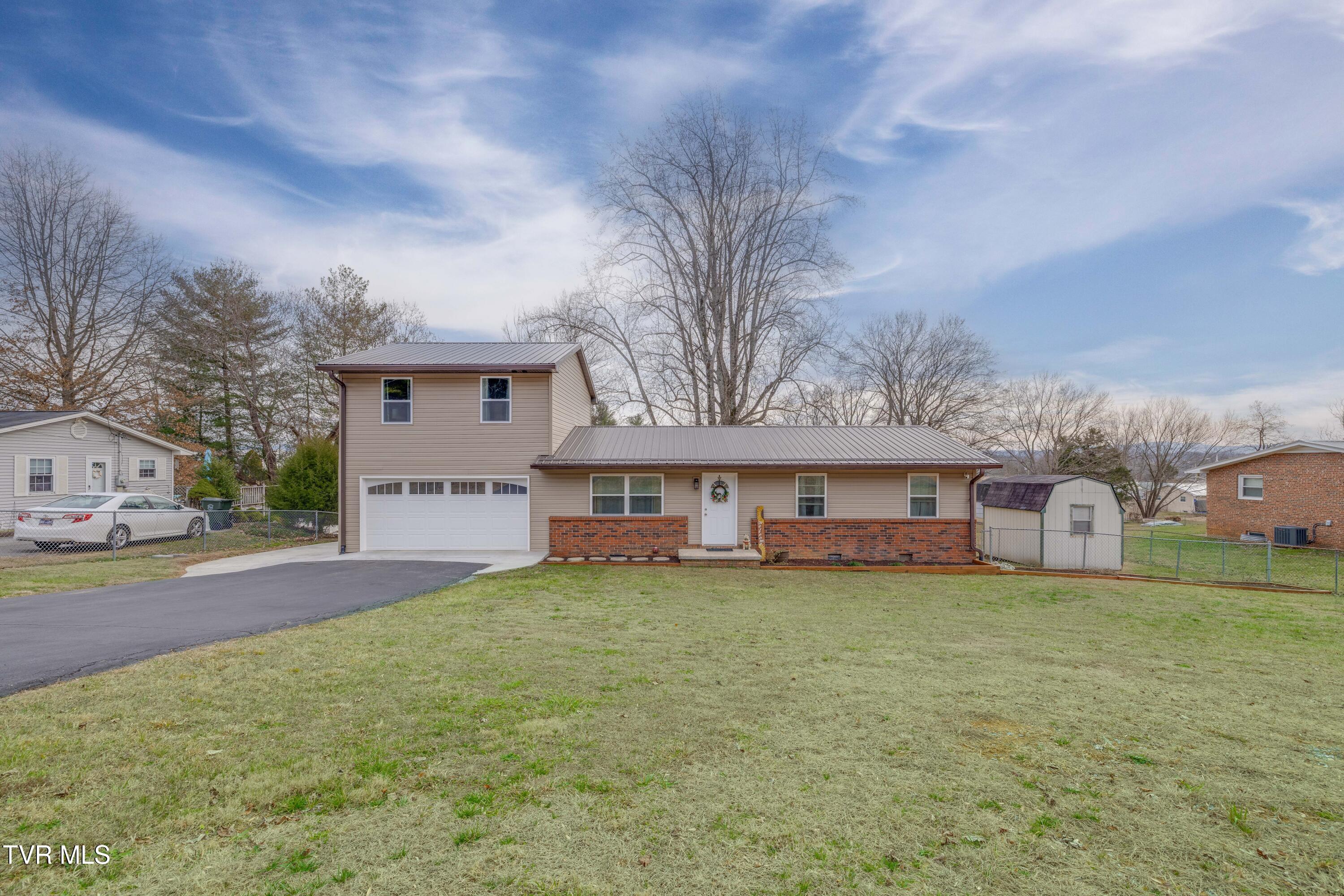 132 Shannon View Road Gray, TN 37615 - Photo 1 of 45 001