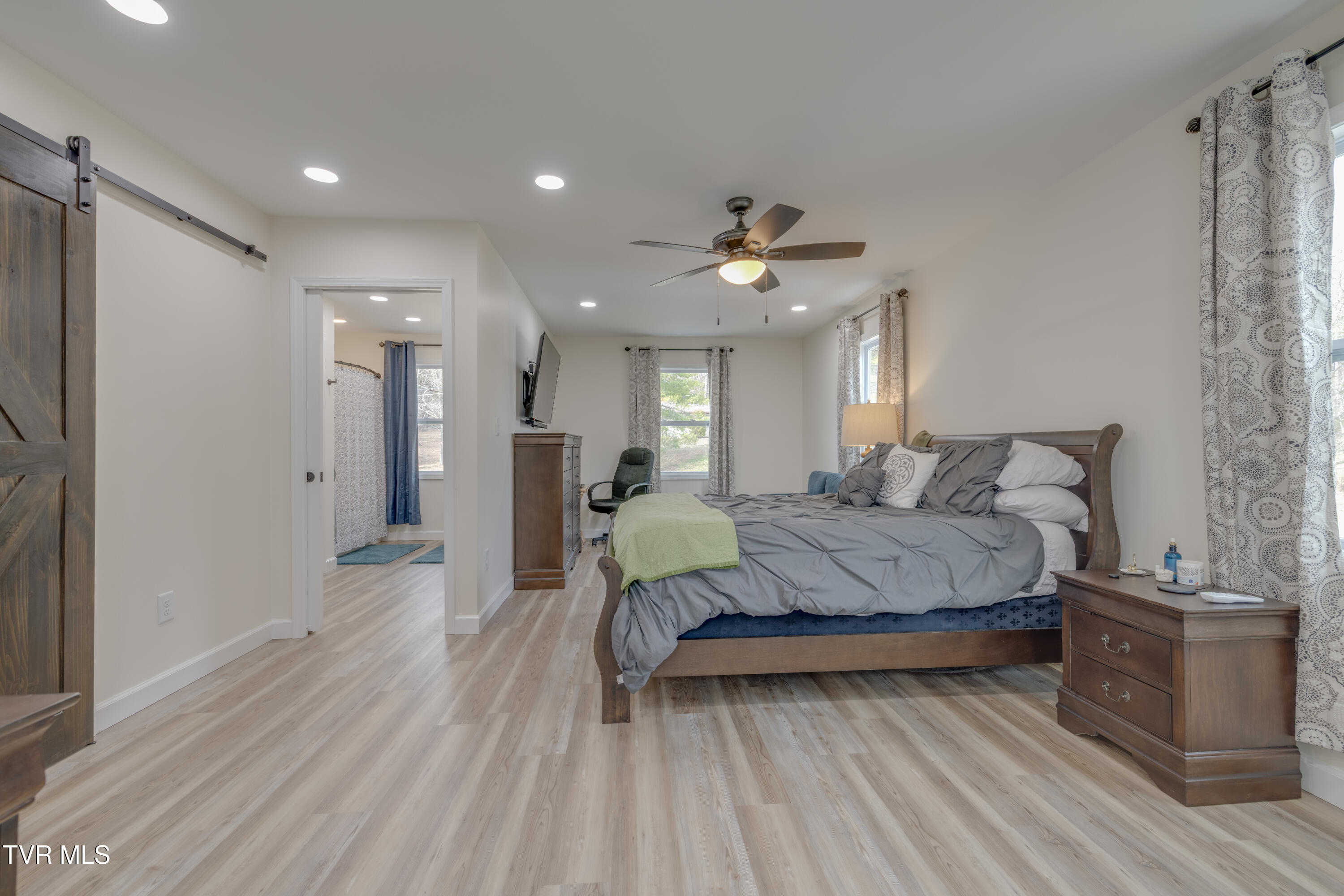 132 Shannon View Road Gray, TN 37615 - Photo 11 of 45 022