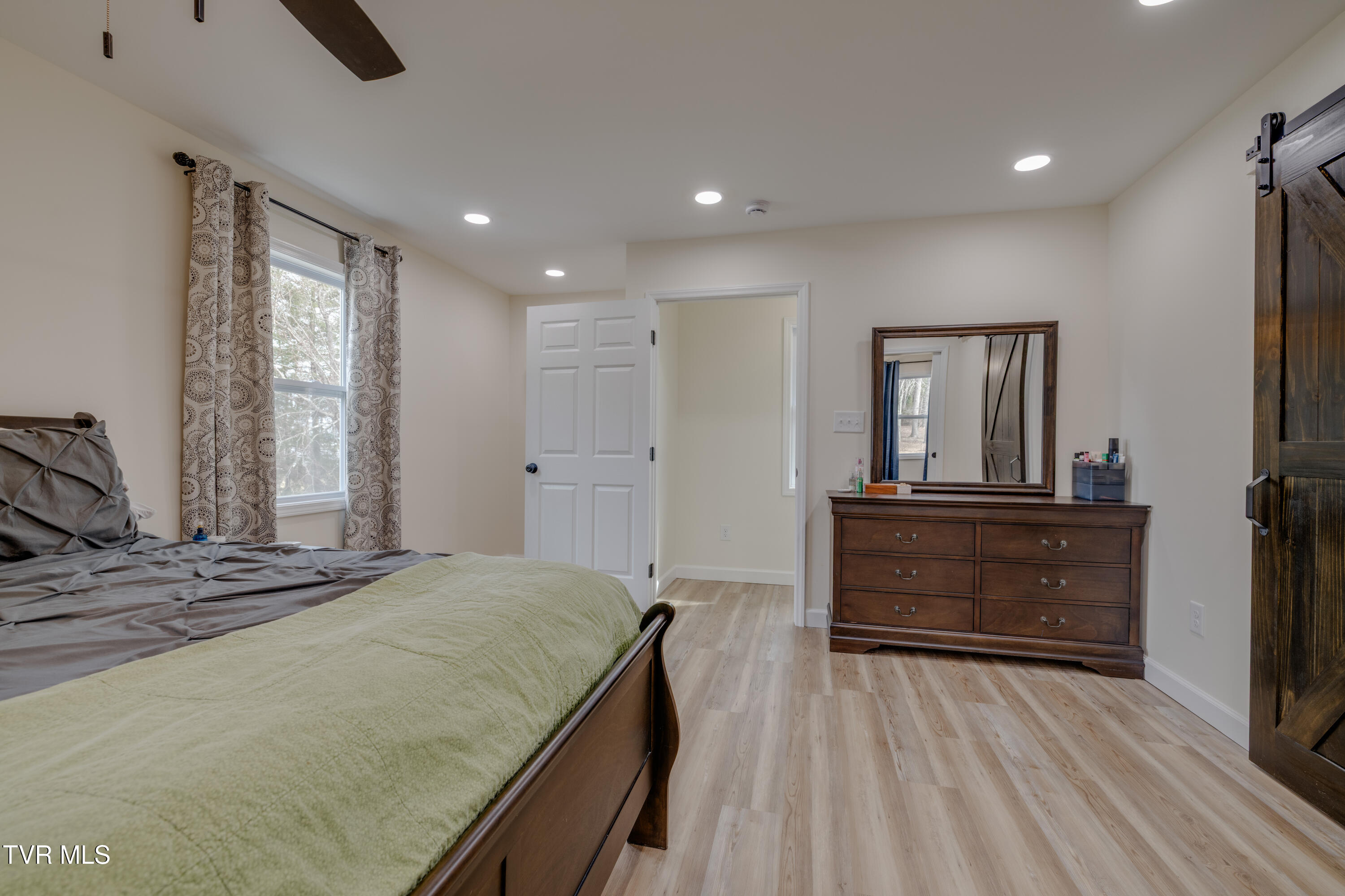 132 Shannon View Road Gray, TN 37615 - Photo 12 of 45 023