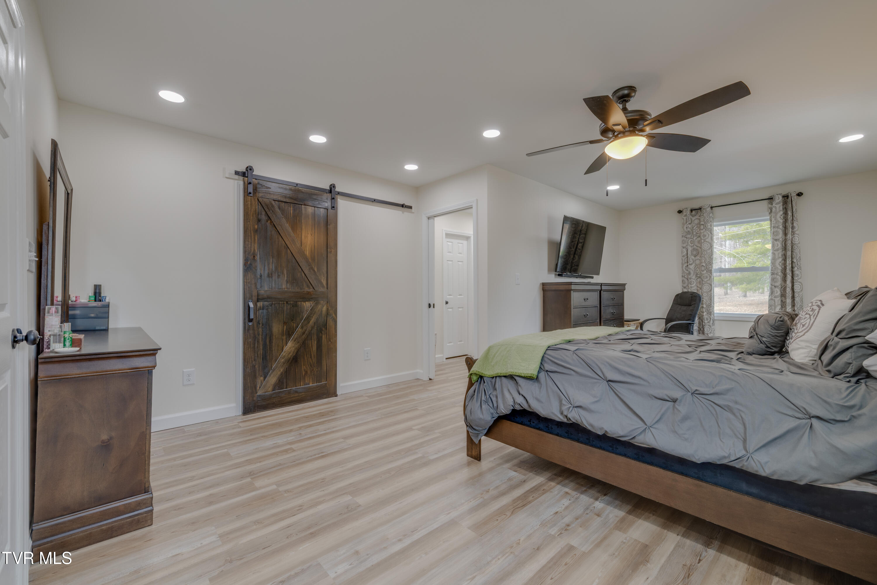 132 Shannon View Road Gray, TN 37615 - Photo 15 of 45 026