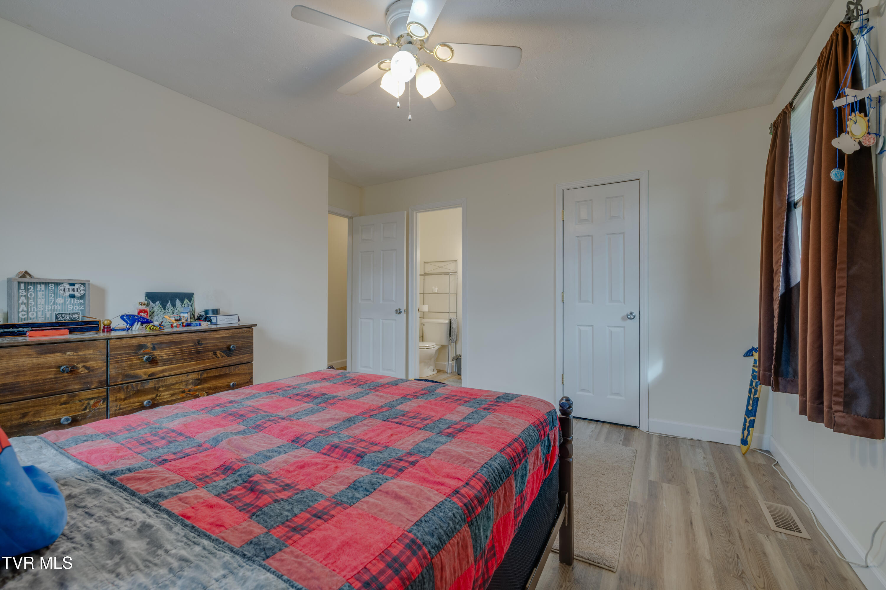 132 Shannon View Road Gray, TN 37615 - Photo 27 of 45 016