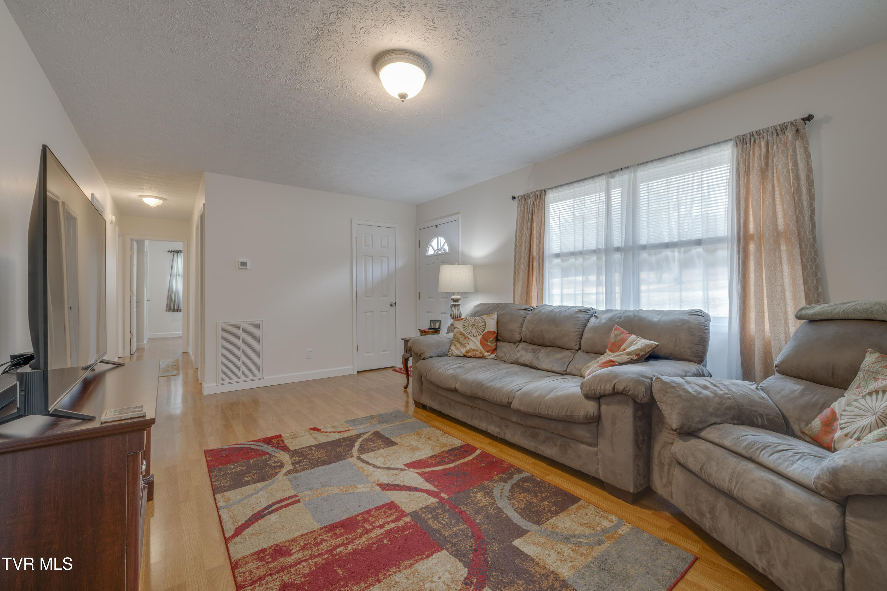 132 Shannon View Road Gray, TN 37615 - Photo 5 of 45 005