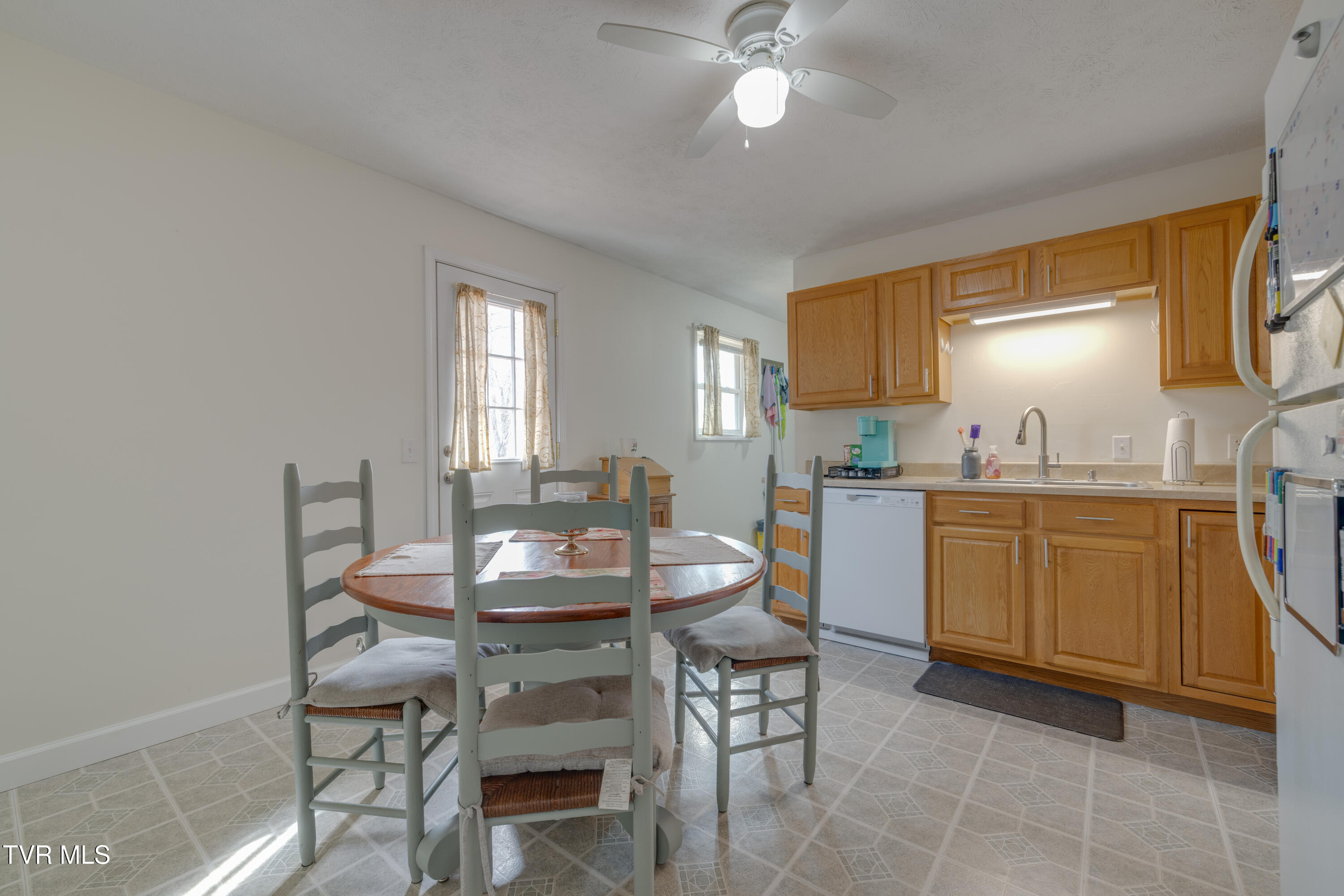 132 Shannon View Road Gray, TN 37615 - Photo 9 of 45 019