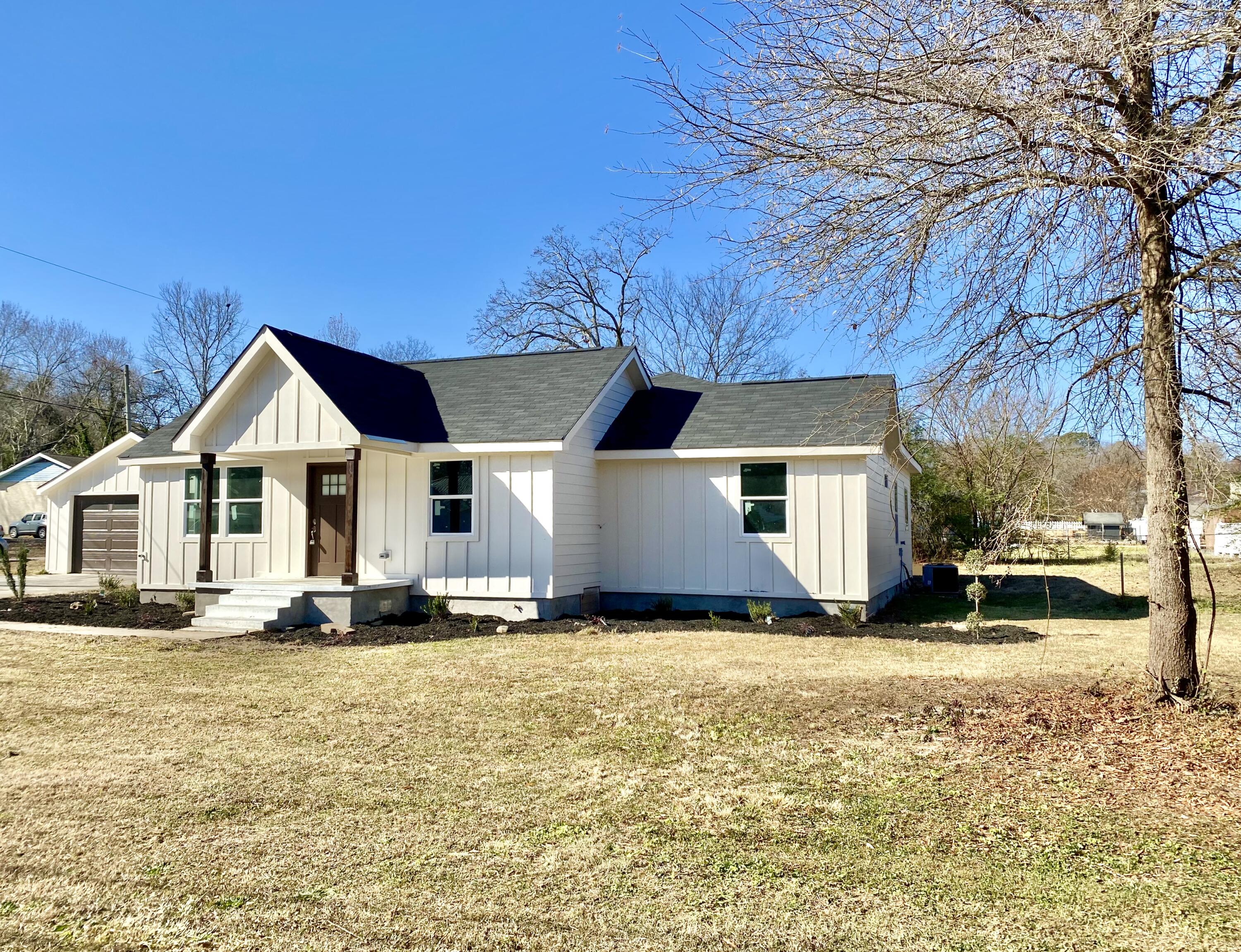 1437 Greens Lake Road Chattanooga, TN 37412 - Photo 2 of 45 Large level lawn