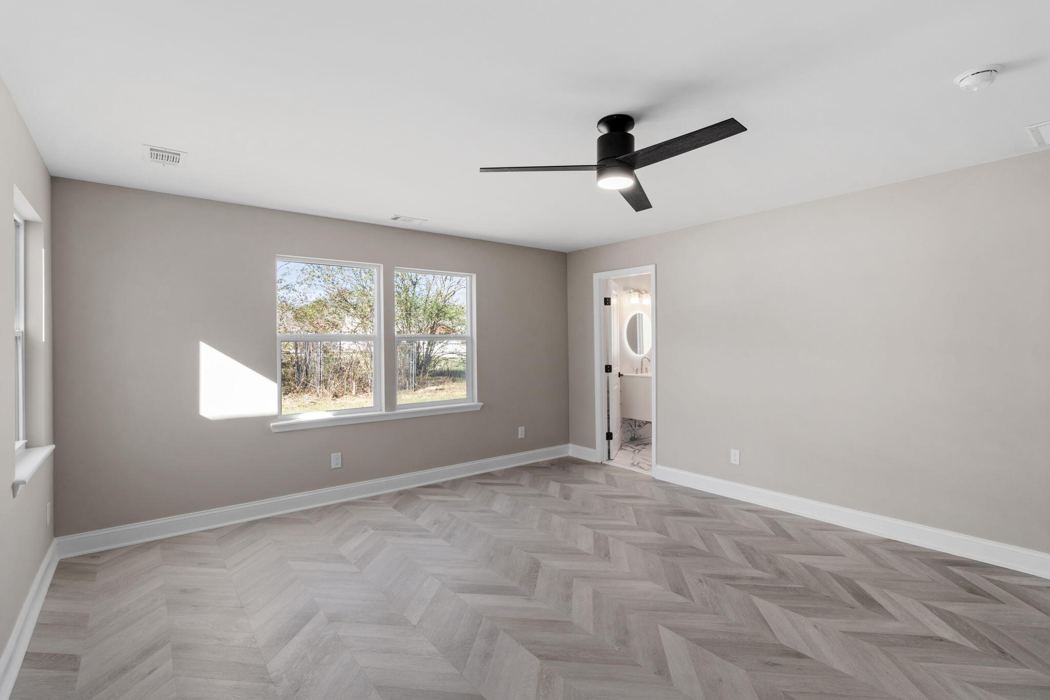 1437 Greens Lake Road Chattanooga, TN 37412 - Photo 28 of 45 Primary Suite