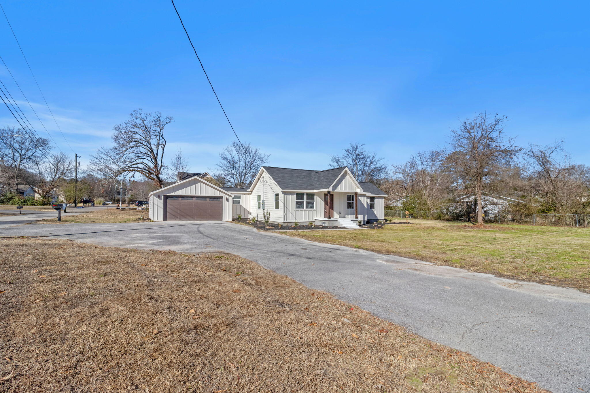 1437 Greens Lake Road Chattanooga, TN 37412 - Photo 4 of 45 plenty of parking