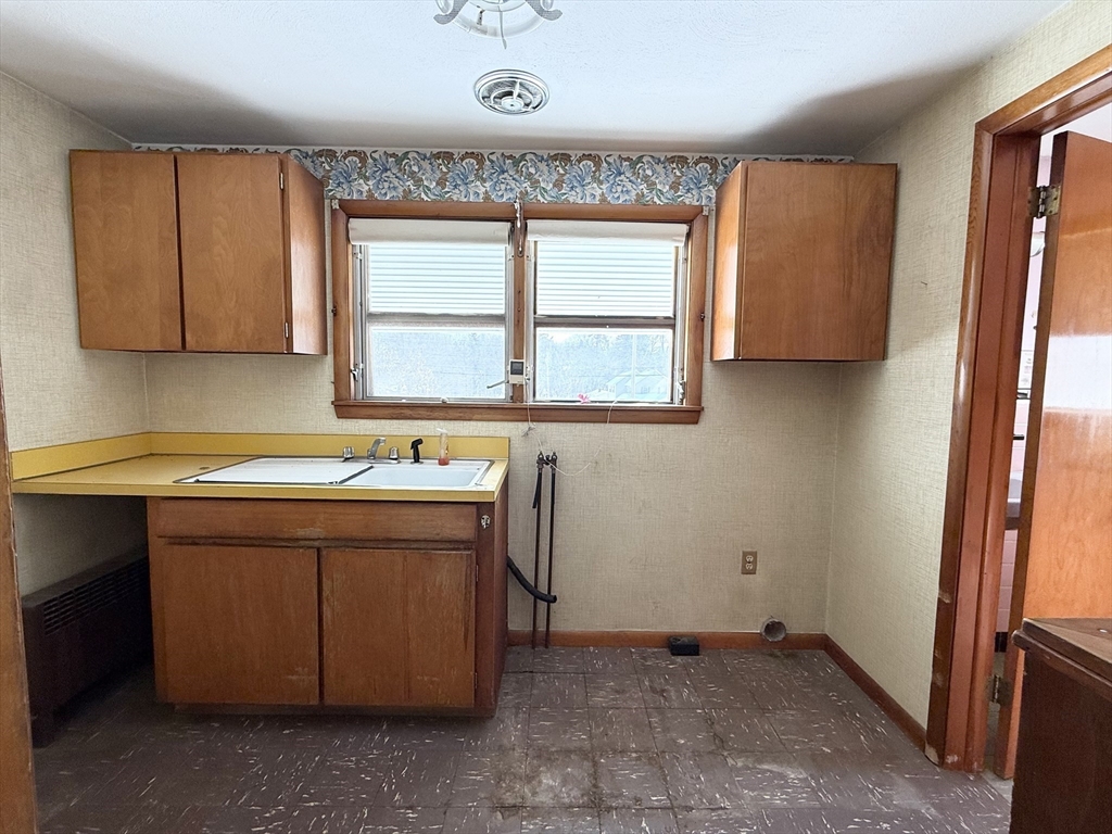 461 Sheridan Street Chicopee, MA 01020 - Photo 15 of 42