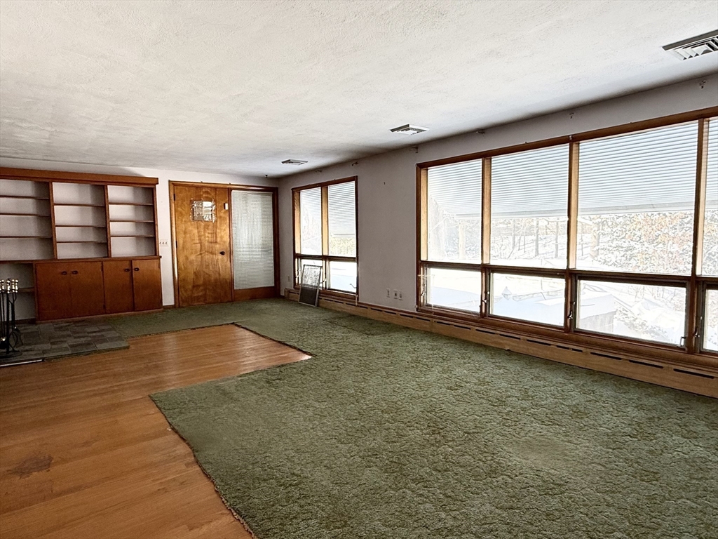 461 Sheridan Street Chicopee, MA 01020 - Photo 17 of 42