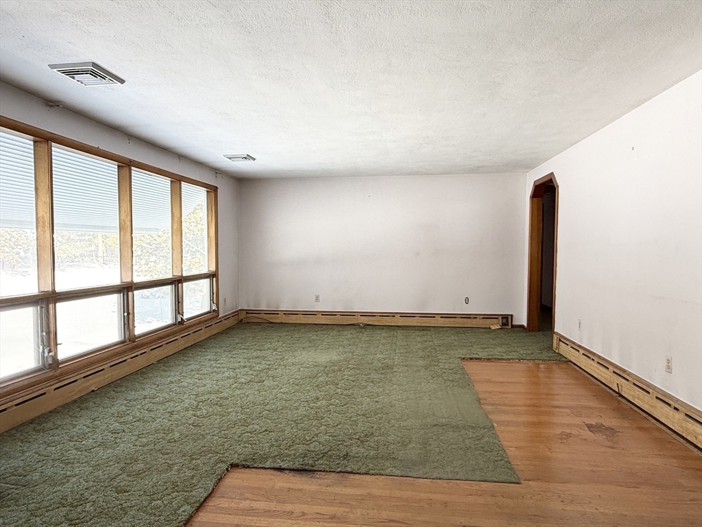 461 Sheridan Street Chicopee, MA 01020 - Photo 18 of 42