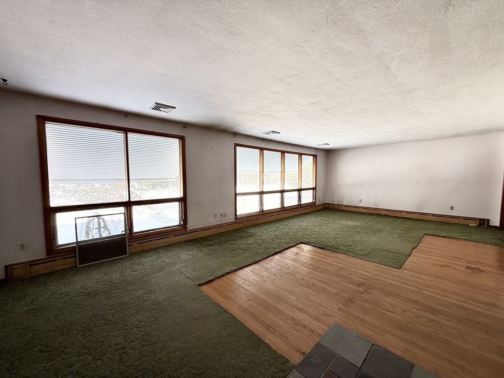 461 Sheridan Street Chicopee, MA 01020 - Photo 20 of 42