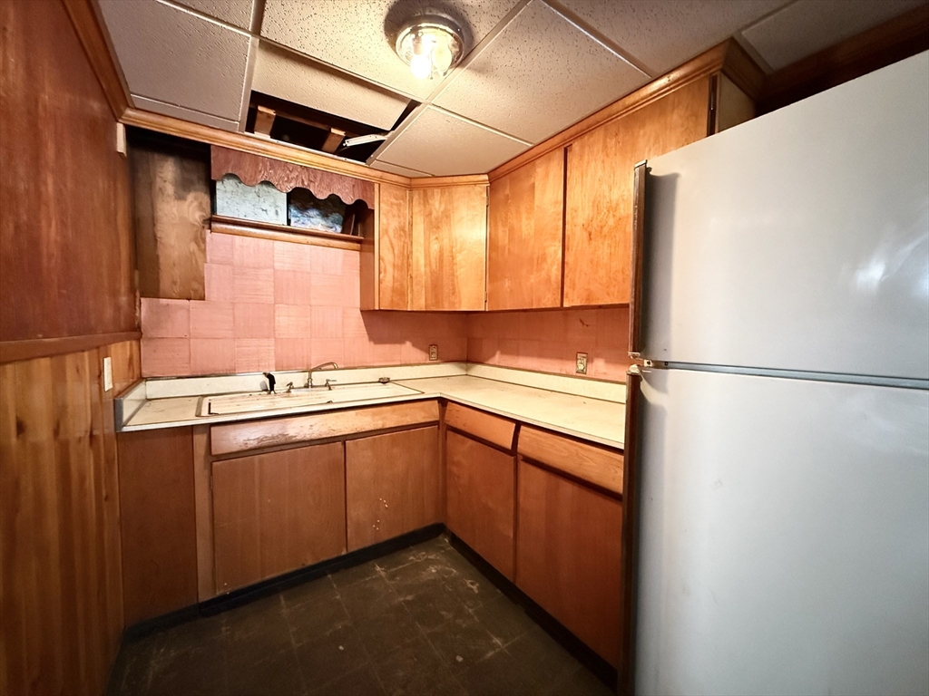 461 Sheridan Street Chicopee, MA 01020 - Photo 29 of 42