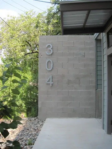 $3,995 | 304 East 30th Street, Unit 3, Austin, TX 78705