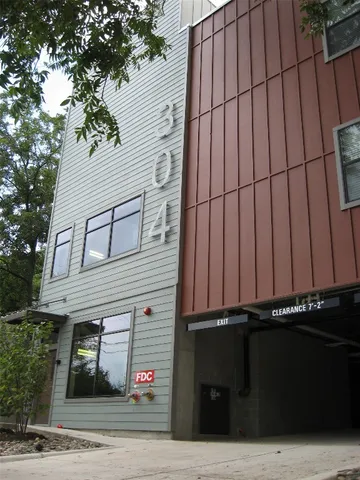 $3,995 | 304 East 30th Street, Unit 3, Austin, TX 78705