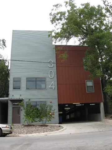 $3,995 | 304 East 30th Street, Unit 3, Austin, TX 78705