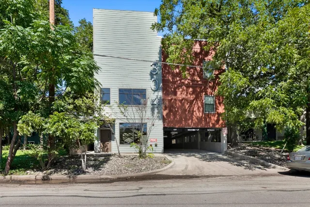 $3,995 | 304 East 30th Street, Unit 3, Austin, TX 78705
