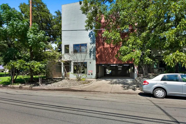 $3,995 | 304 East 30th Street, Unit 3, Austin, TX 78705