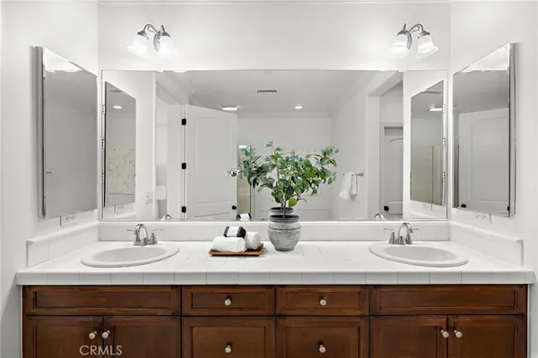 $1,065,000 | 11 Via Almeria, San Clemente, CA 92673