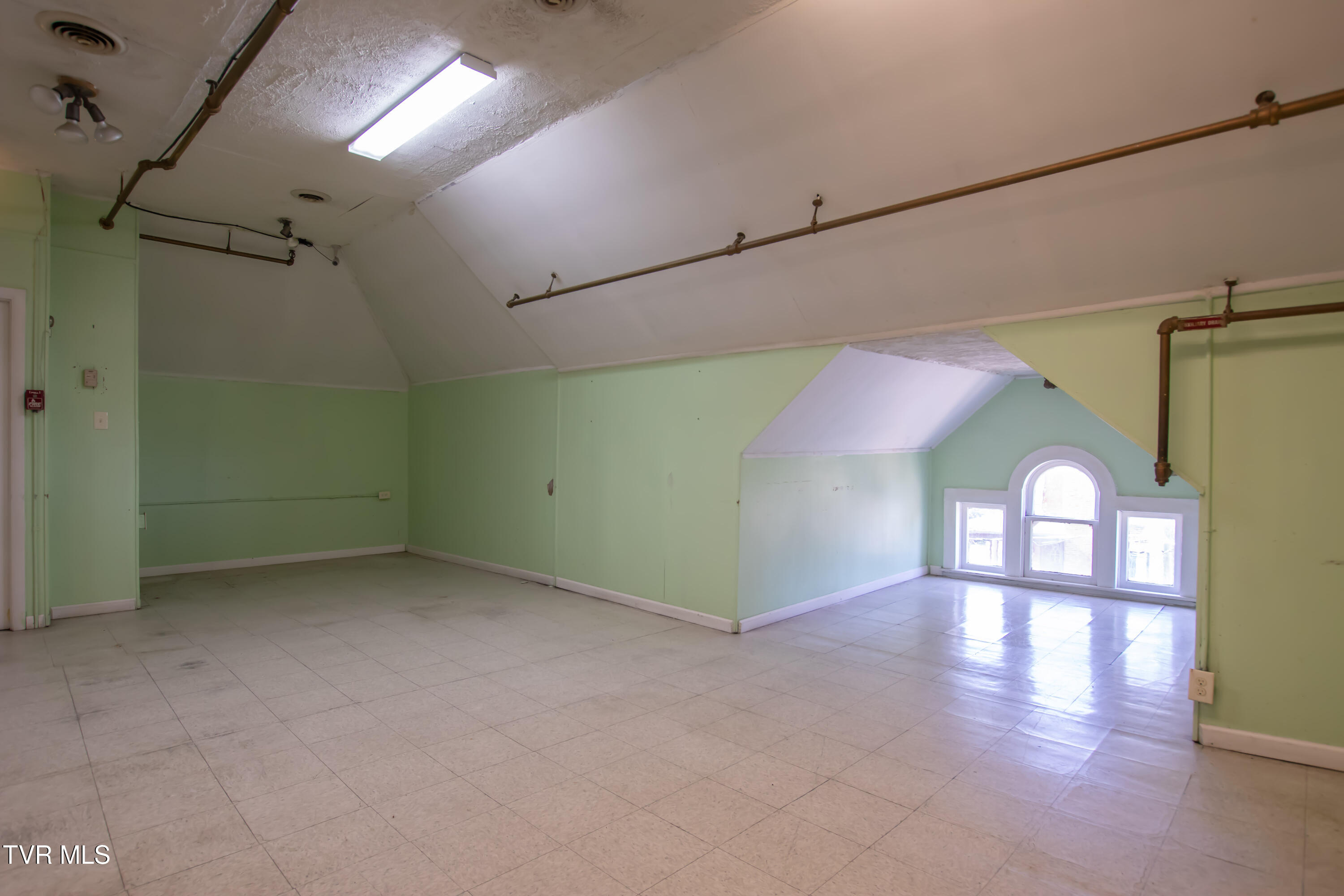 200 Solar Street Bristol, VA 24201 - Photo 23 of 86 Shelby Manor-22