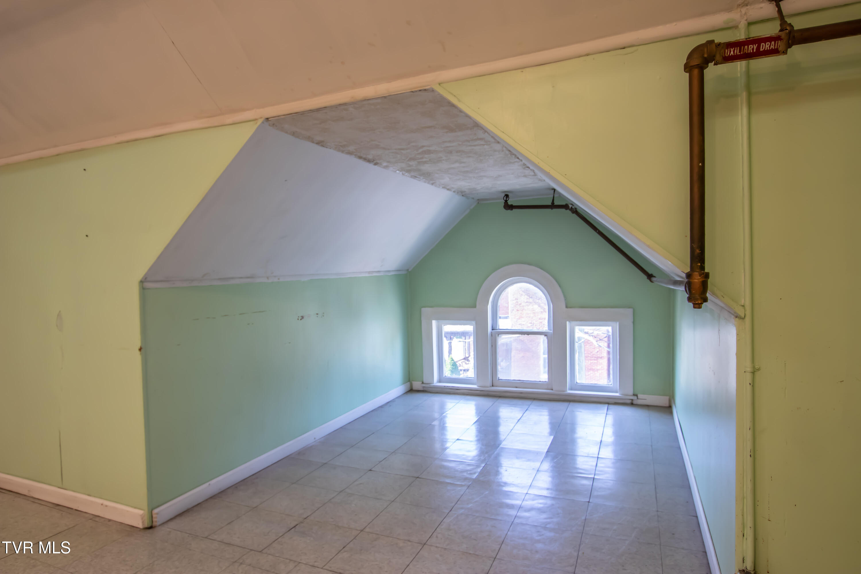 200 Solar Street Bristol, VA 24201 - Photo 24 of 86 Shelby Manor-23