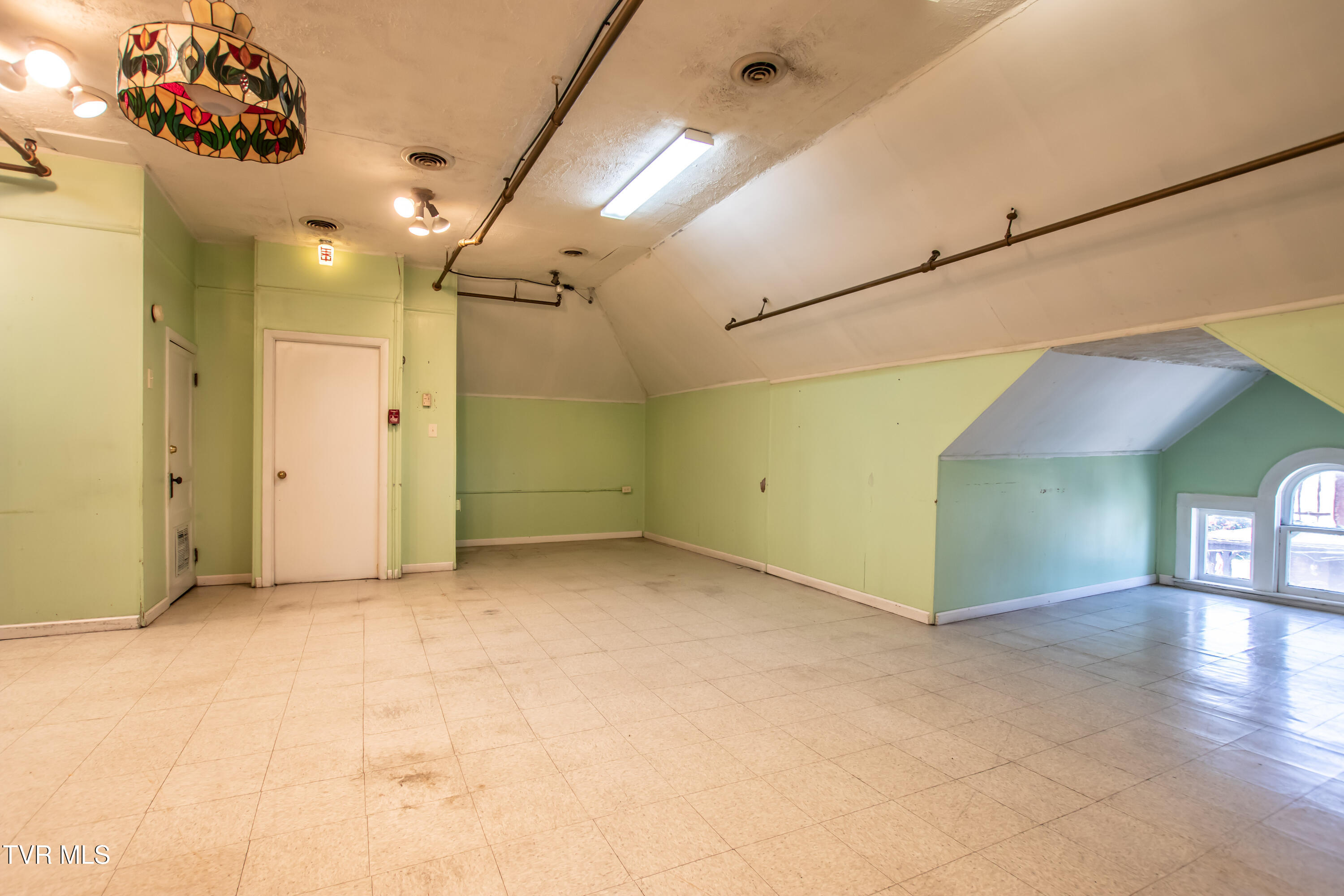 200 Solar Street Bristol, VA 24201 - Photo 28 of 86 Shelby Manor-27