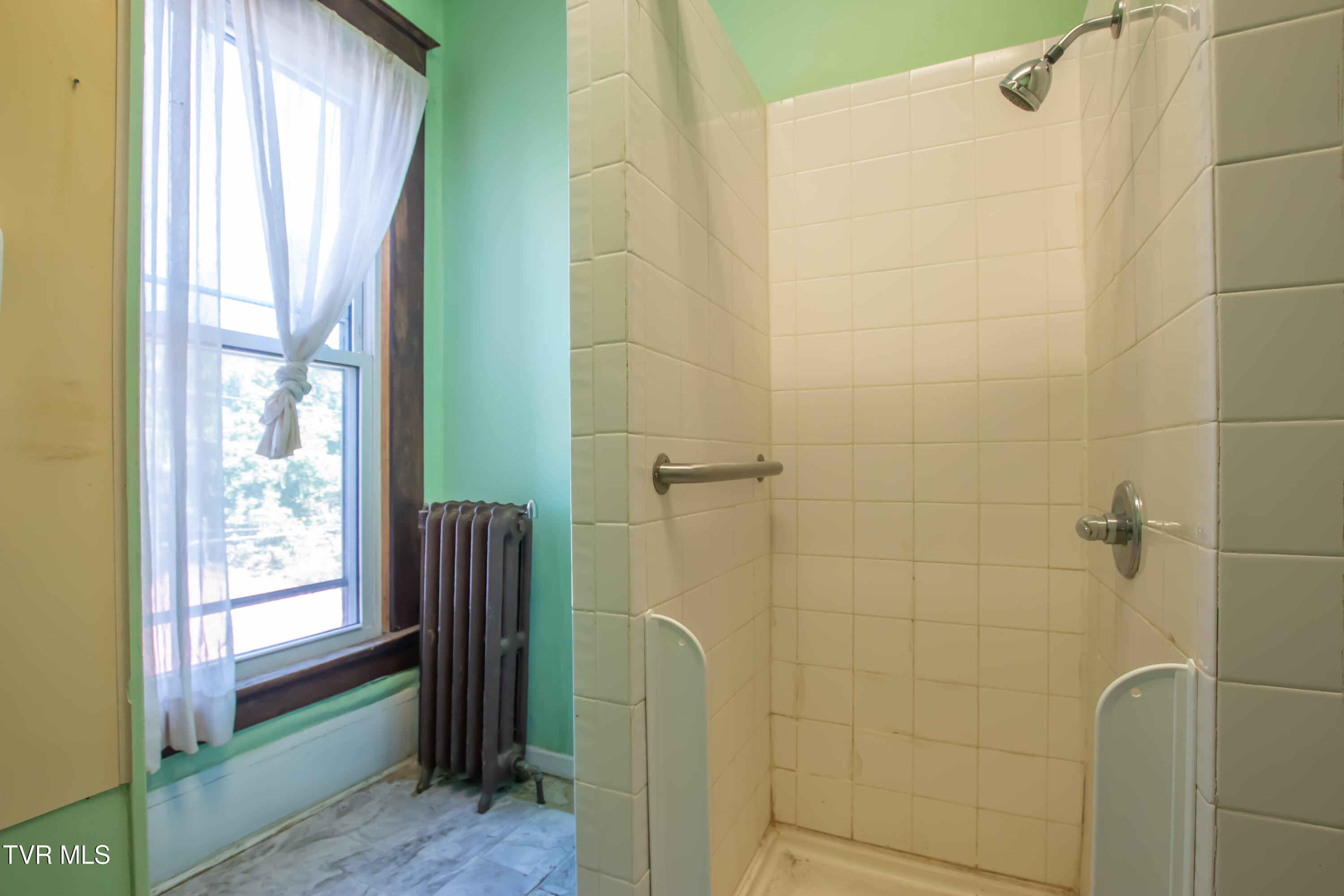 200 Solar Street Bristol, VA 24201 - Photo 34 of 86 Shelby Manor-33