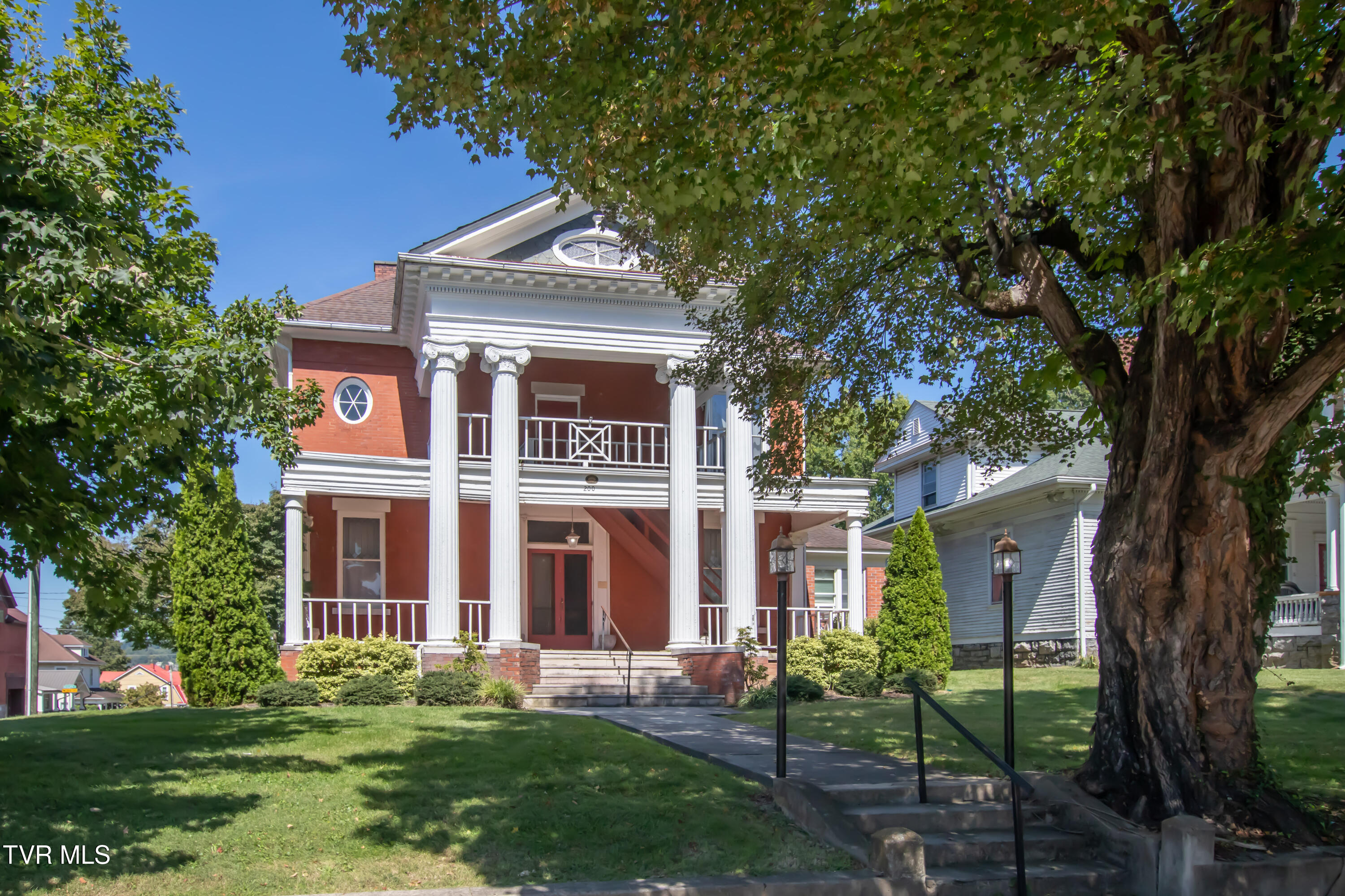 200 Solar Street Bristol, VA 24201 - Photo 4 of 86 Shelby Manor-5