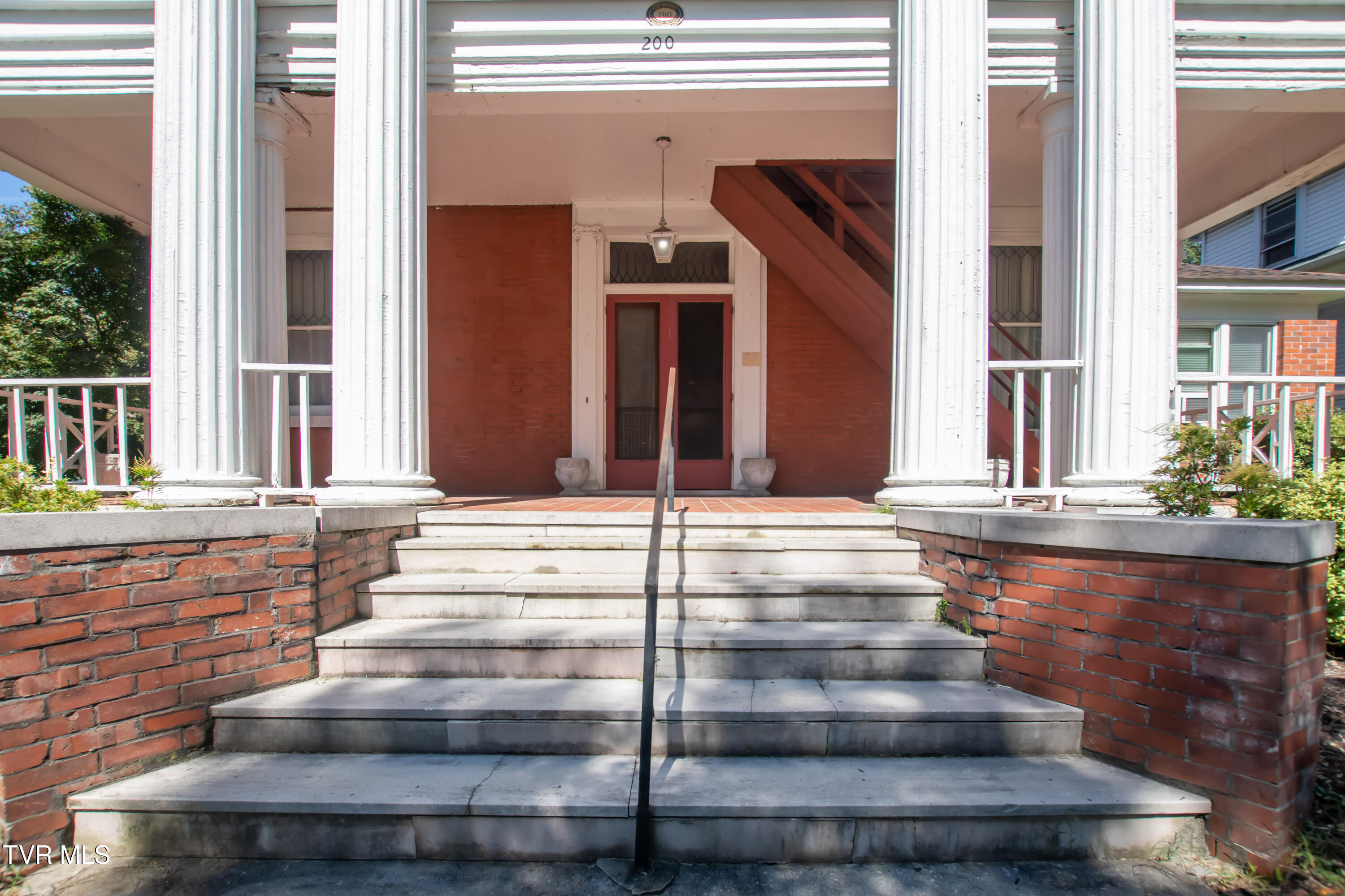 200 Solar Street Bristol, VA 24201 - Photo 5 of 86 Shelby Manor-7