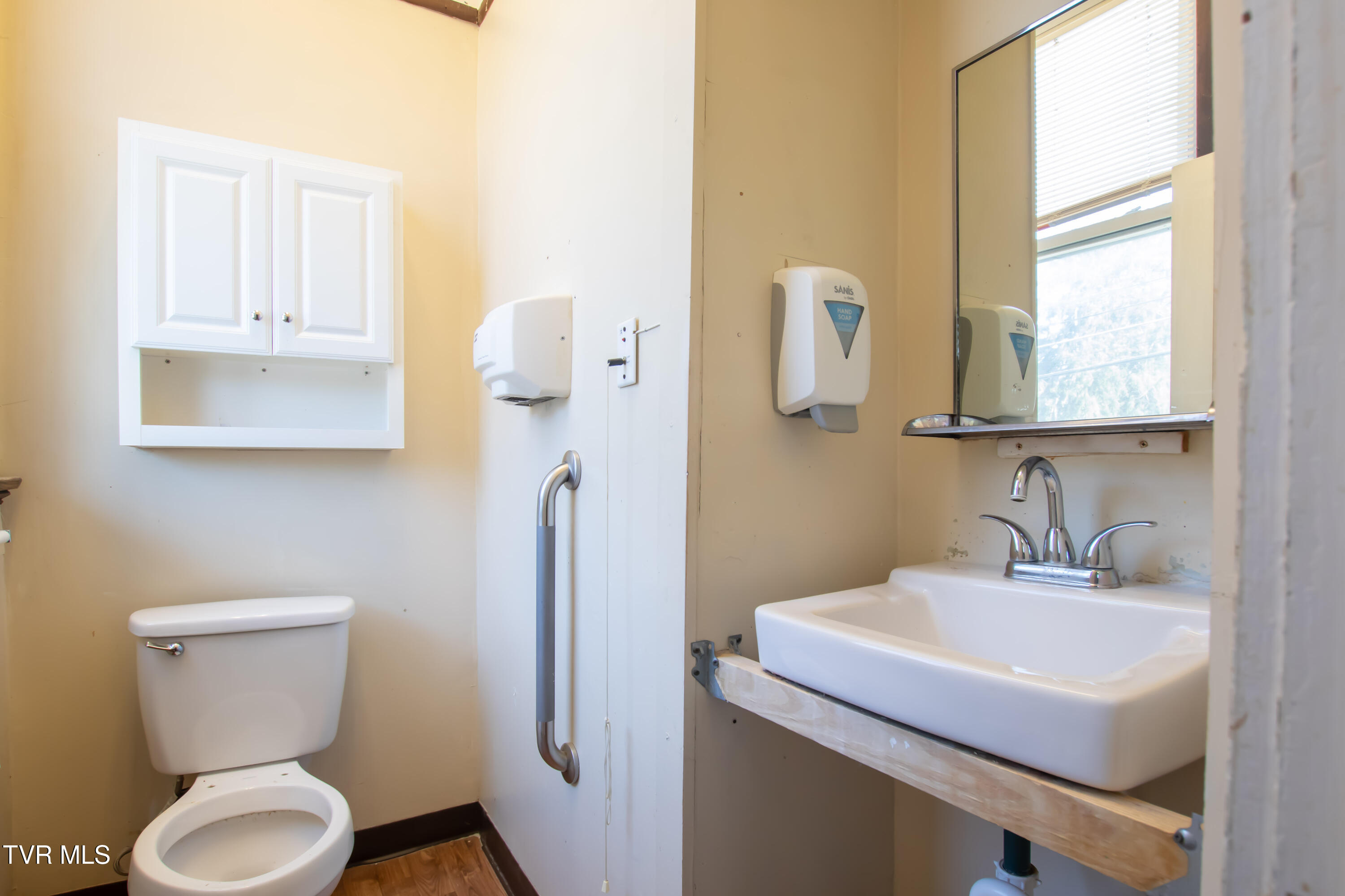 200 Solar Street Bristol, VA 24201 - Photo 57 of 86 Shelby Manor-69