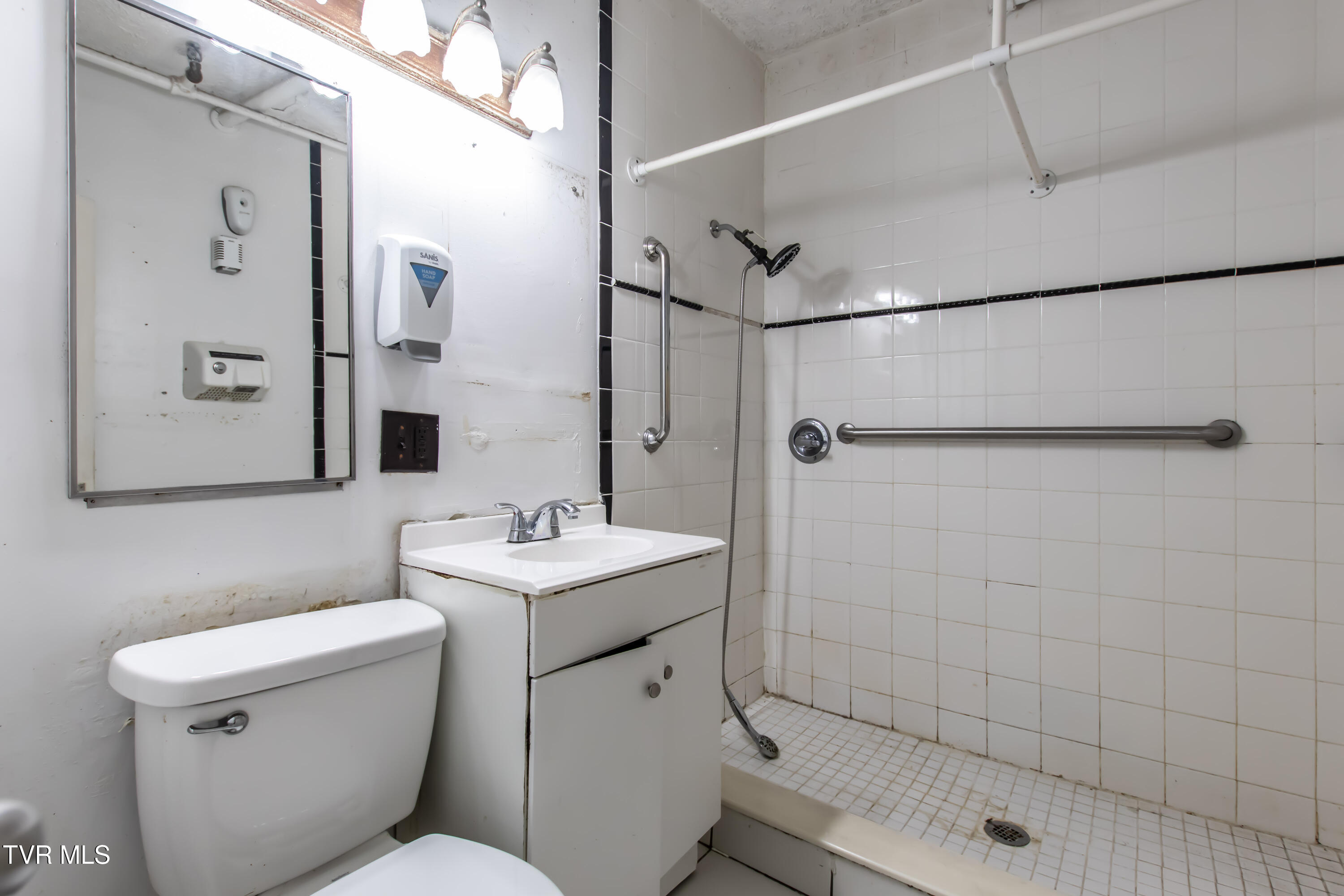 200 Solar Street Bristol, VA 24201 - Photo 59 of 86 Shelby Manor-71