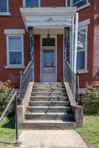 $449,000 | 200 Solar Street, Bristol, VA 24201