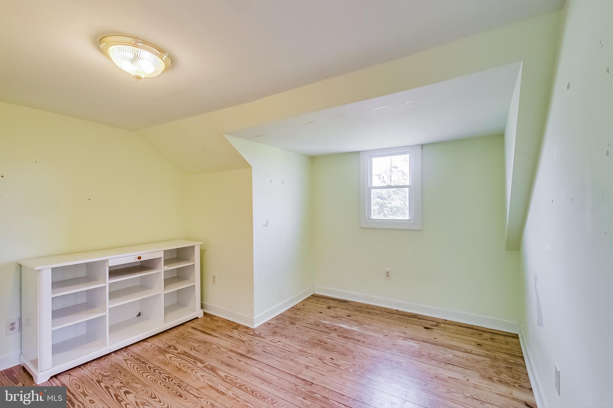 24224 Ridge Road Damascus, MD 20872 - Photo 16 of 44 top level 2nd bedroom