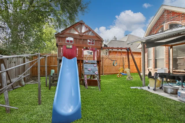 $325,000 | 3314 Crimson Maple Court, Houston, TX 77345