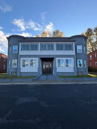 $210,000 | 3 Park View Terrace, Unit 3, Holyoke, MA 01040