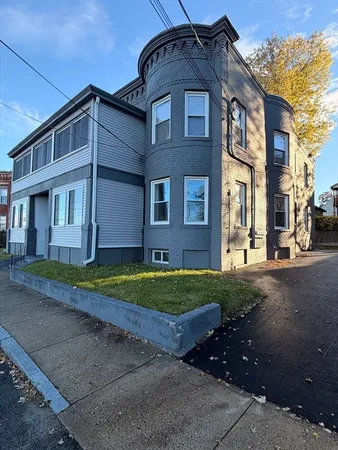 $210,000 | 3 Park View Terrace, Unit 3, Holyoke, MA 01040
