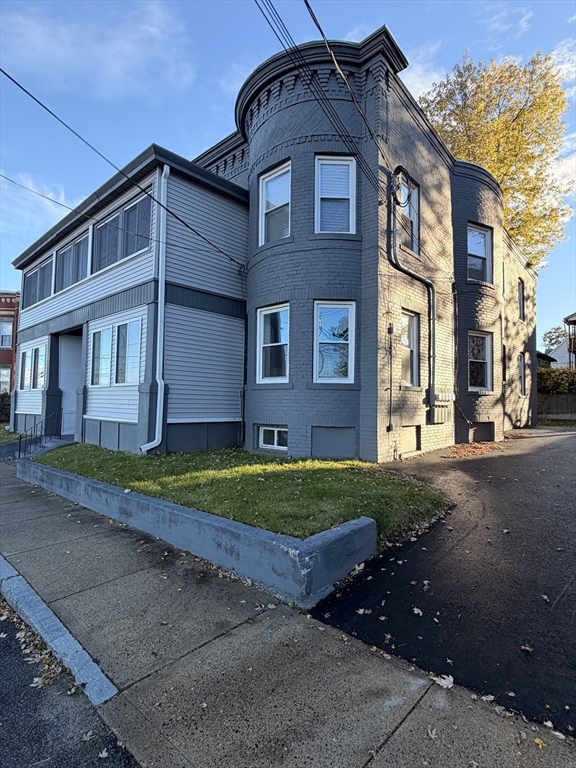 3 Park View Terrace, Unit 3 Holyoke, MA 01040 - Photo 2 of 20