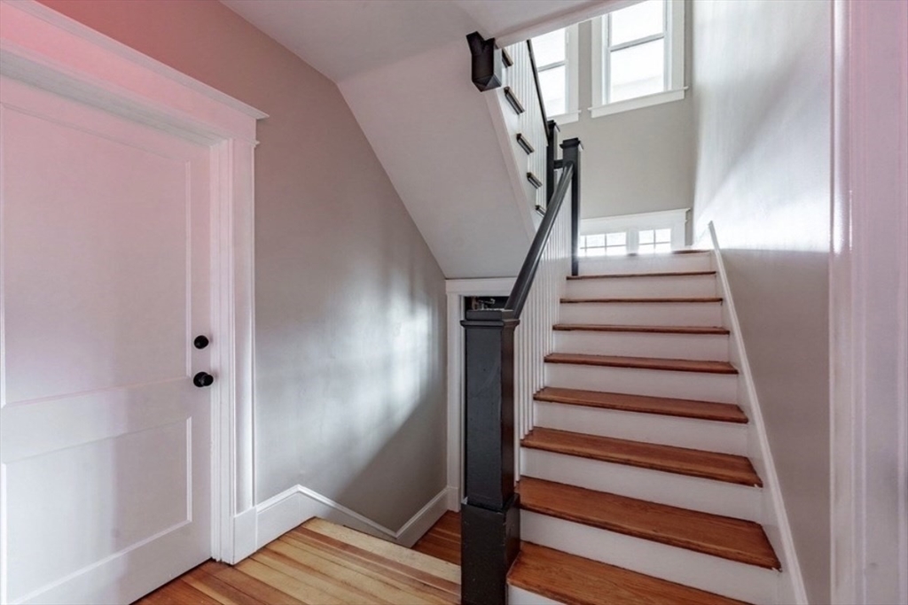 3 Park View Terrace, Unit 3 Holyoke, MA 01040 - Photo 3 of 20