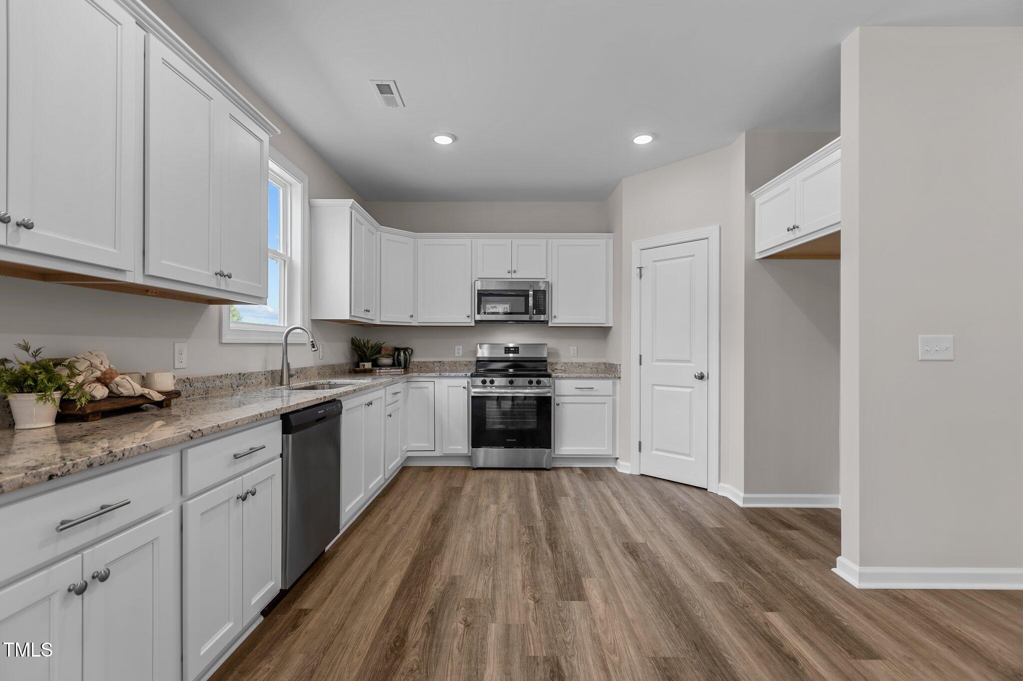 9184 Phoenix Court Spring Hope, NC 27882 - Photo 5 of 35 16-web-or-mls-2N6A0064