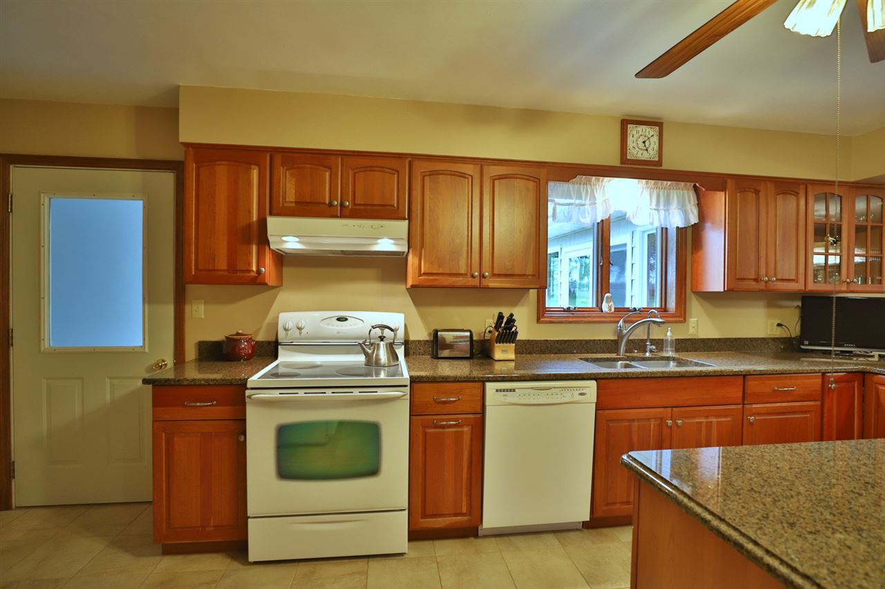 8140 North Blackbridge Road Edwards, IL 61528 - Photo 8 of 36 Gallery Image 8