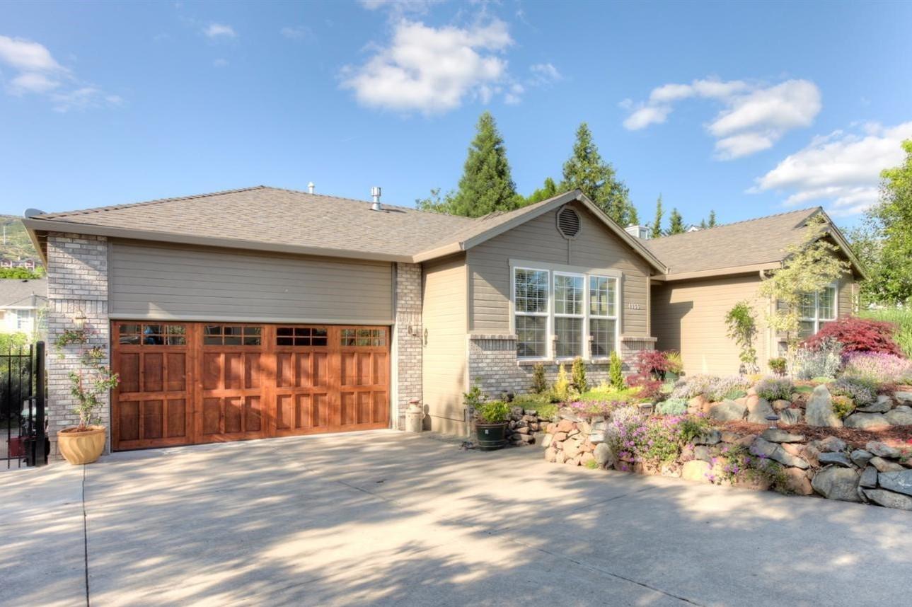 4755 Hillcrest Road Medford, OR 97504 - Photo 1 of 1 front of house