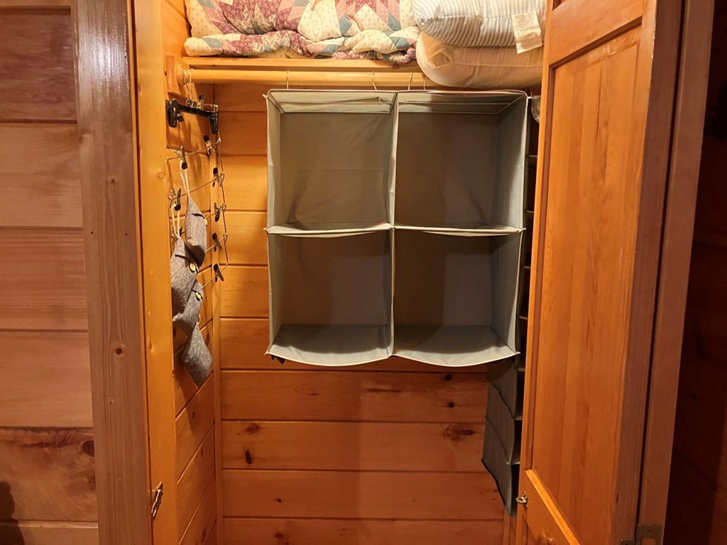 167 Lemon Drop Lane Murphy, NC 28906 - Photo 12 of 23 a bathroom with a door