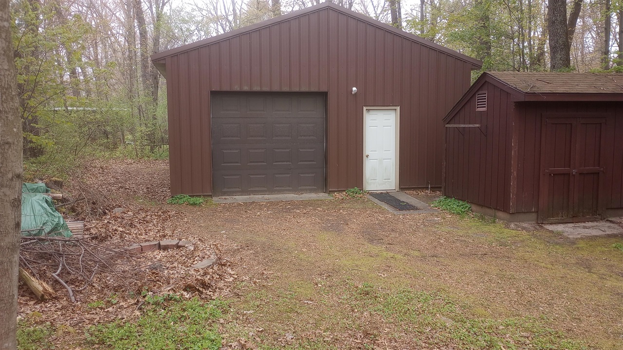 27 North Campbell Road Fountain, MI 49410 - Photo 4 of 34
