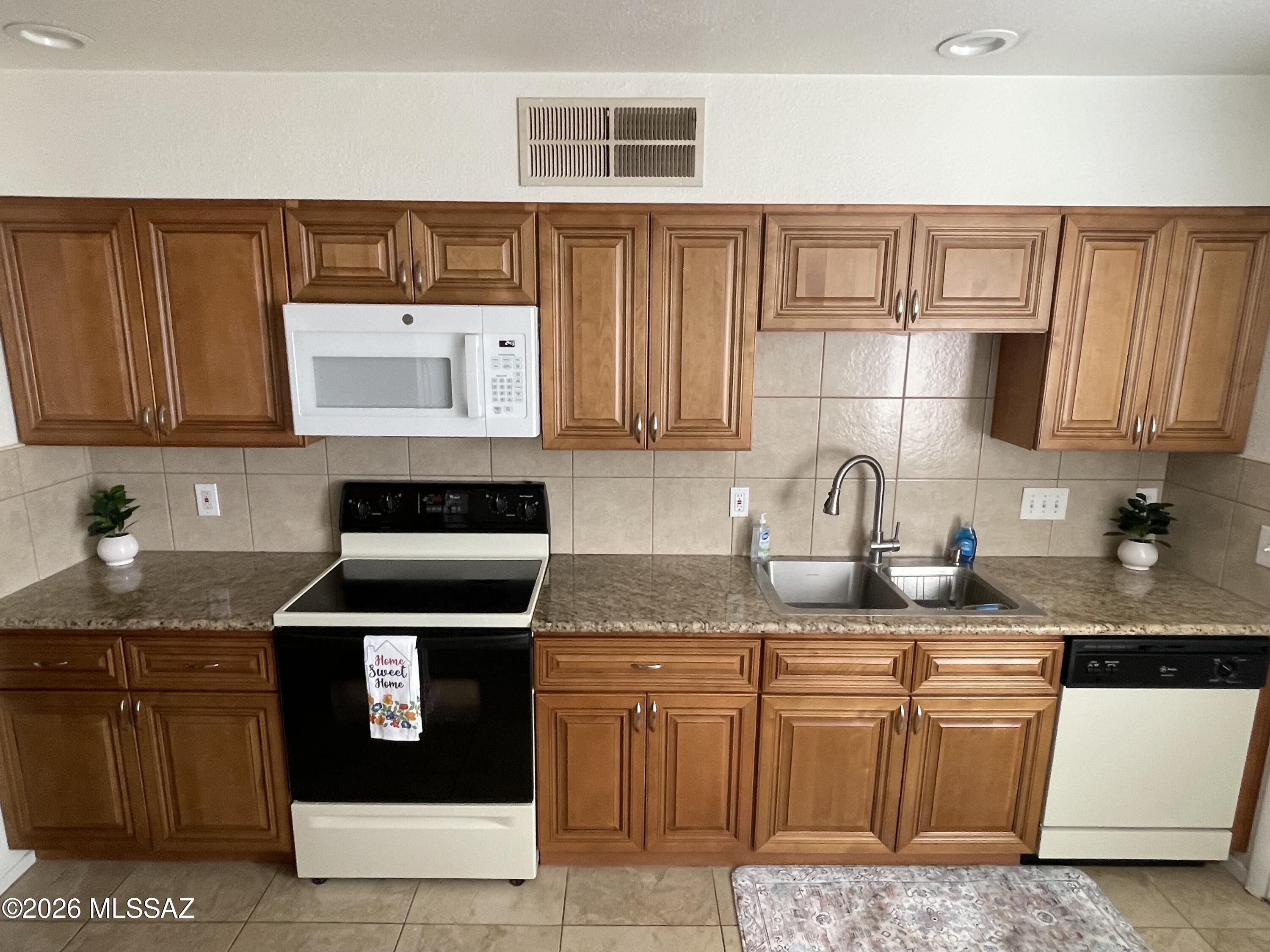 1233 East Halcyon Road, Unit 5 Tucson, AZ 85719 - Photo 1 of 11