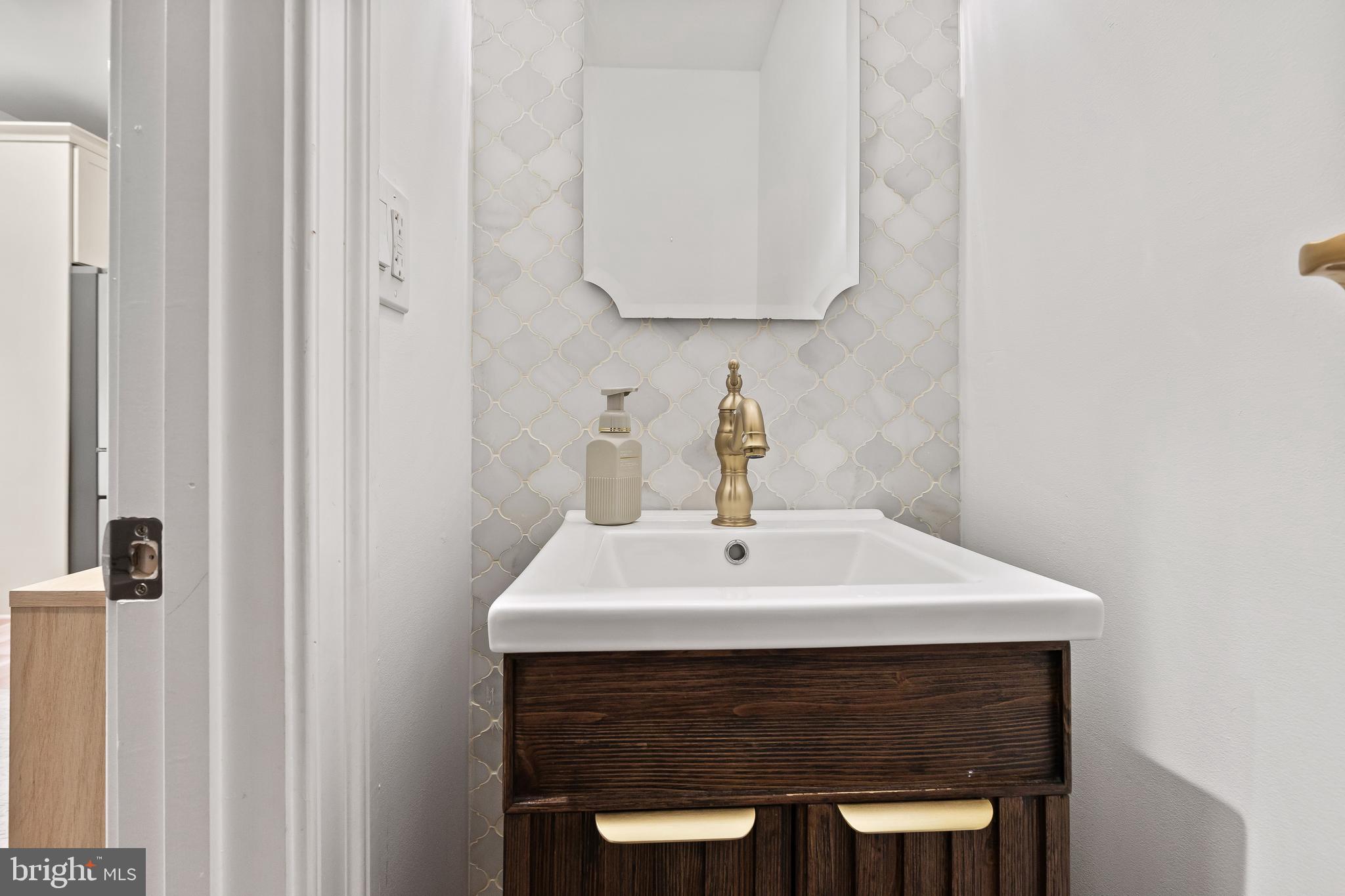 962 Old Annapolis Neck Road Annapolis, MD 21403 - Photo 14 of 54 Half Bathroom