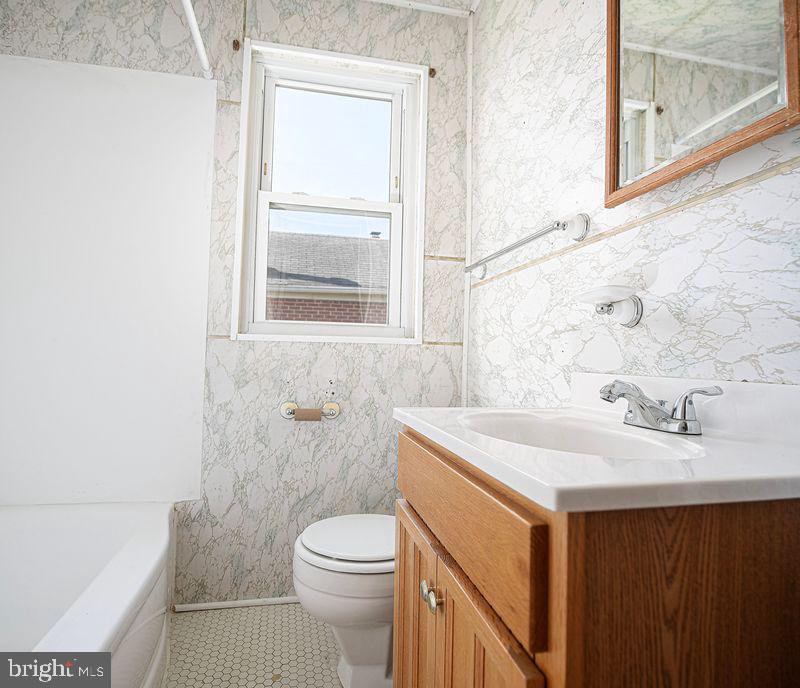 1626 Manor Road Baltimore, MD 21222 - Photo 17 of 25 Gallery Image 17