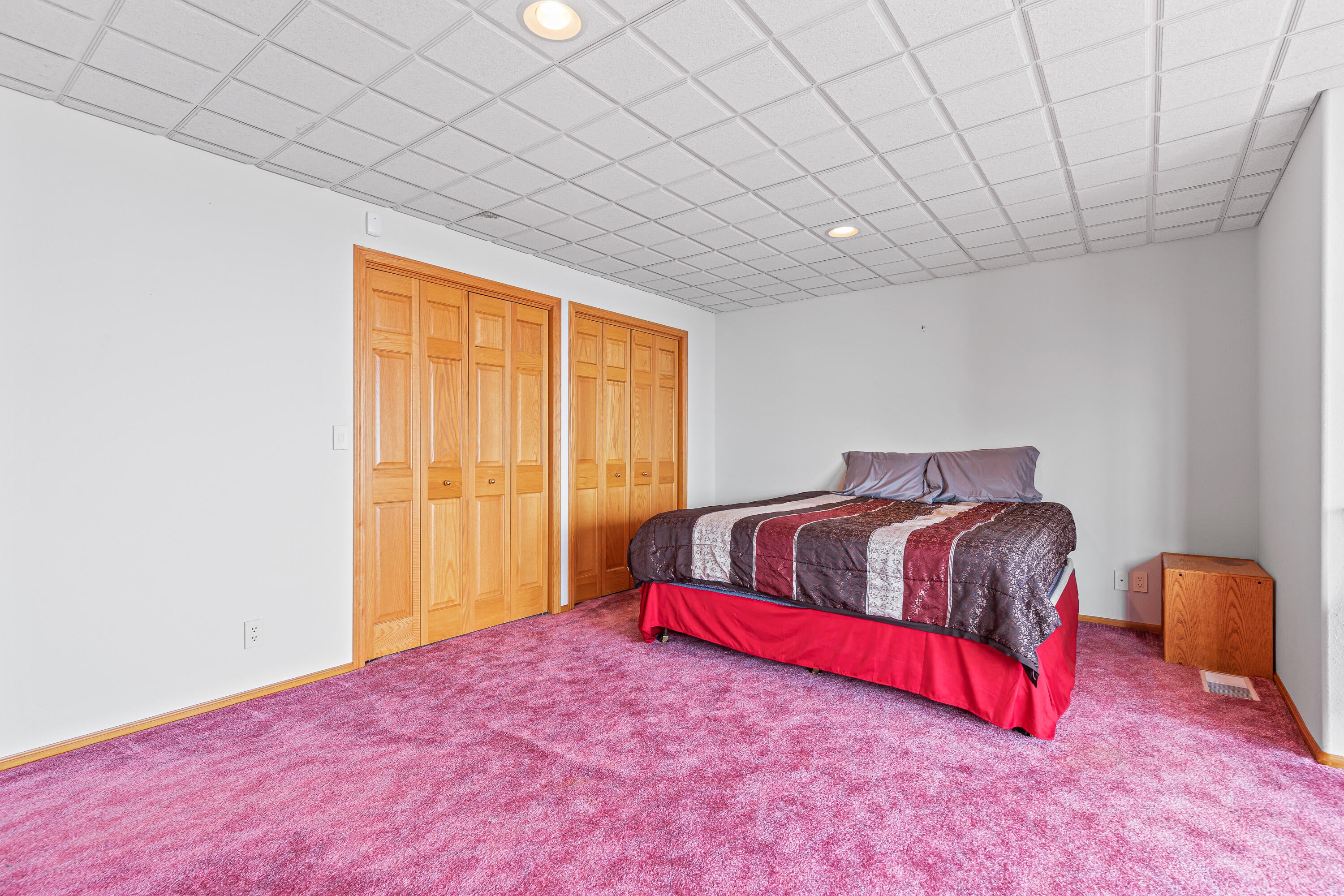 6380 Tunnel Loop Road Grants Pass, OR 97526 - Photo 44 of 83 Lower Bedroom 1