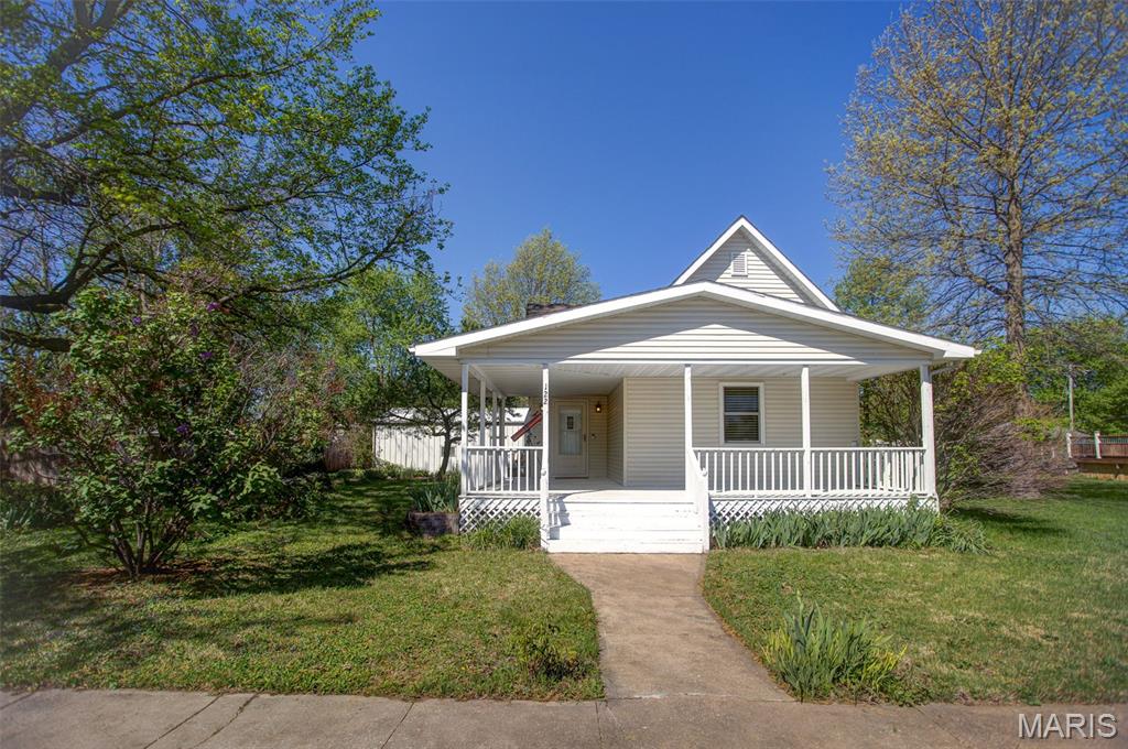 122 Jefferson Street Medora, IL 62063 - Photo 2 of 61